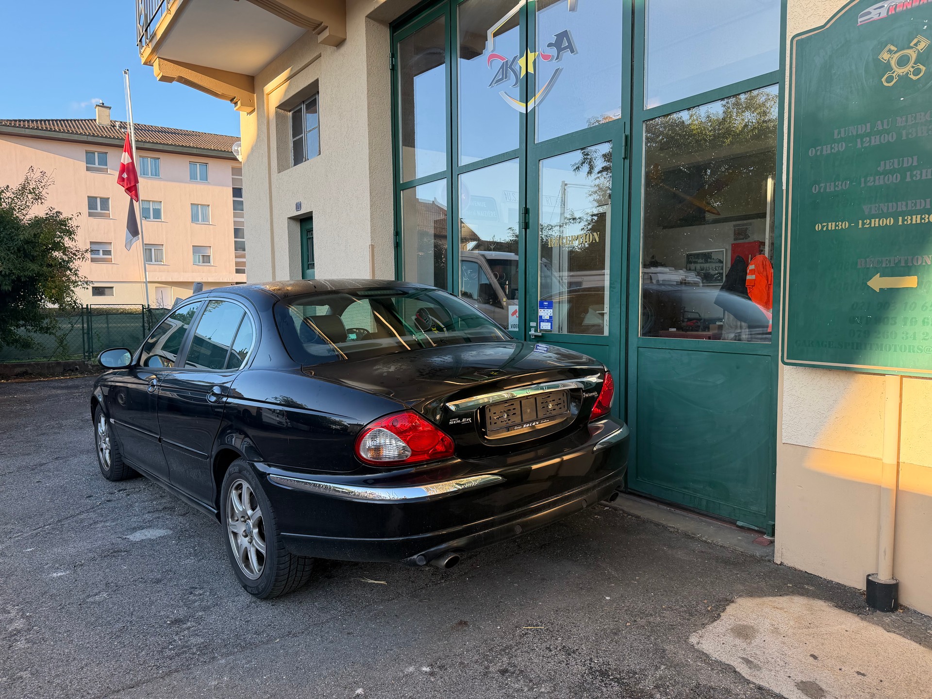 JAGUAR X-Type 3.0 V6 Traction4 Sovereign-image-2
