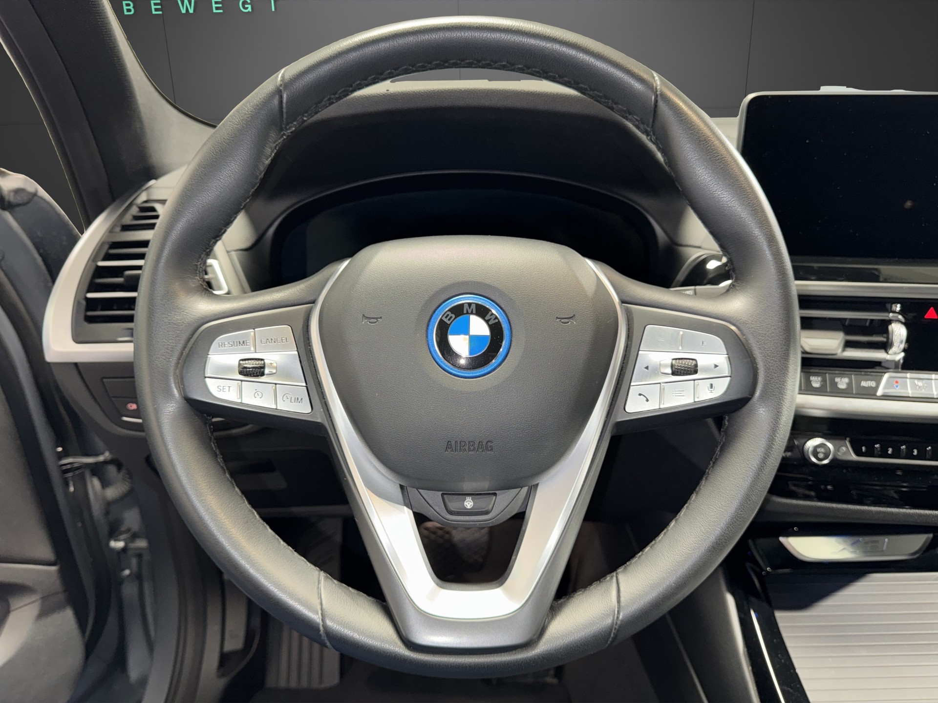 BMW X3 30e xDrive-image-14