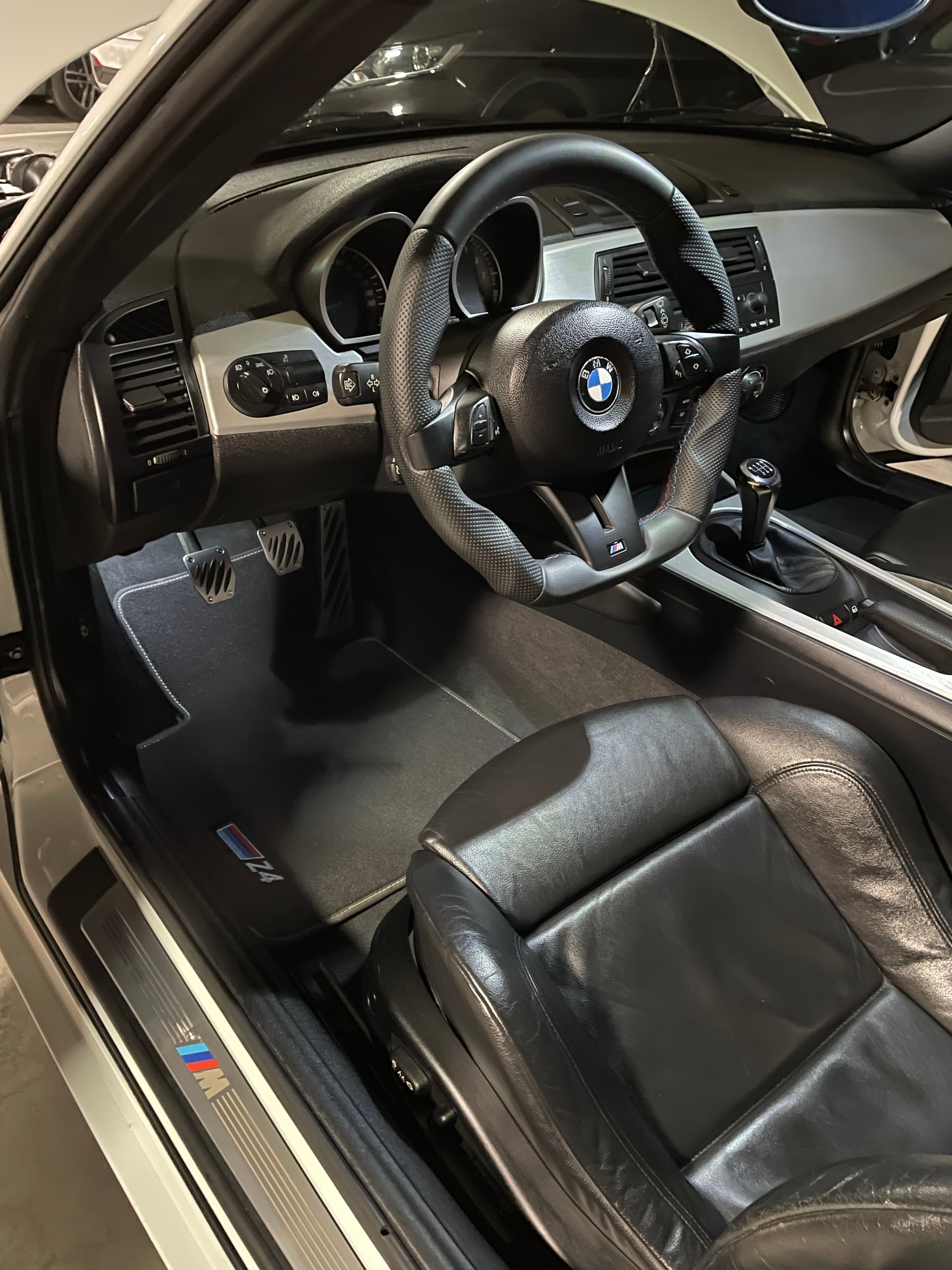 BMW 3.0si-image-4