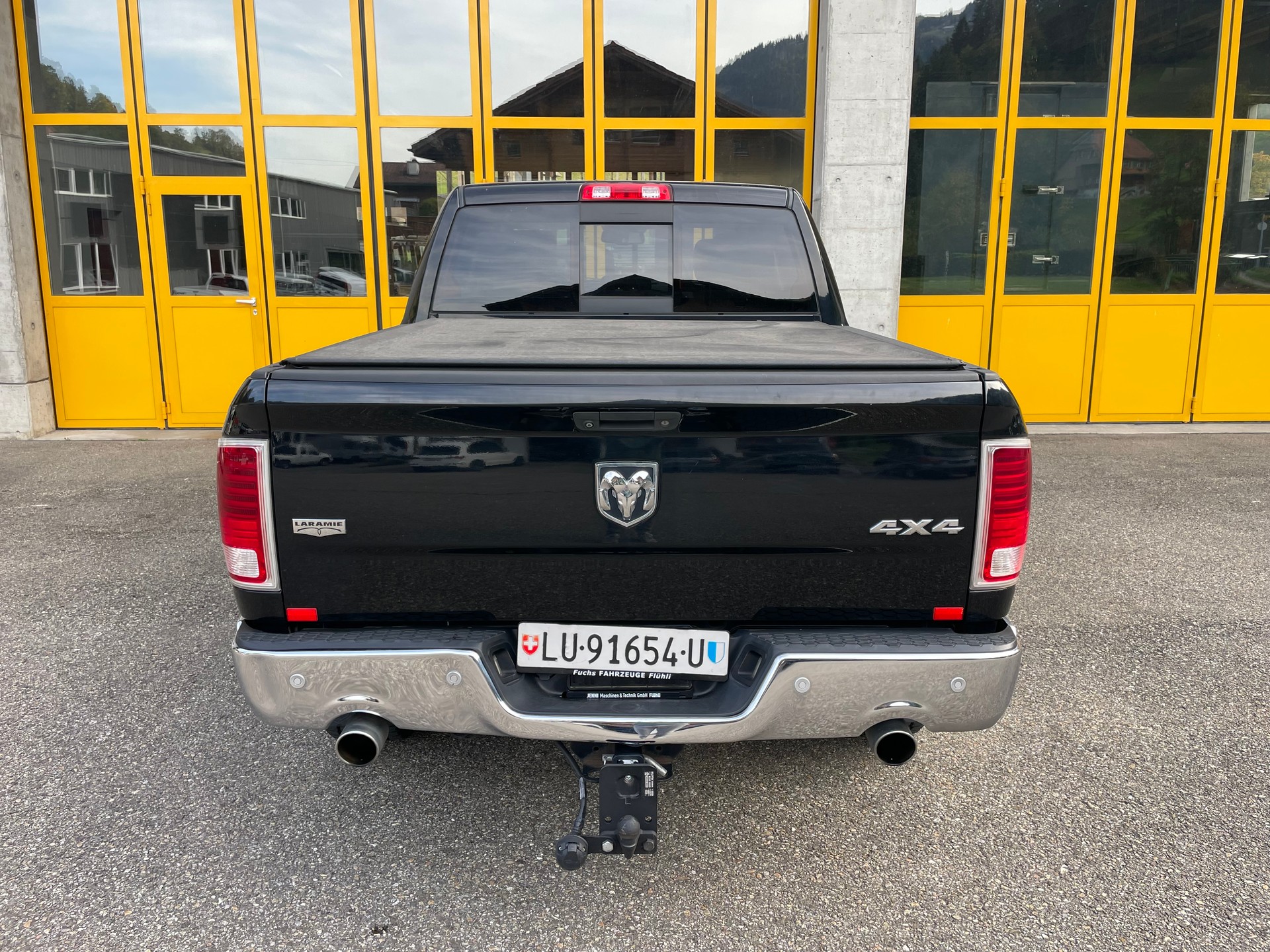DODGE 1500 5.7 V8 Hemi Laramie 4x4-image-5