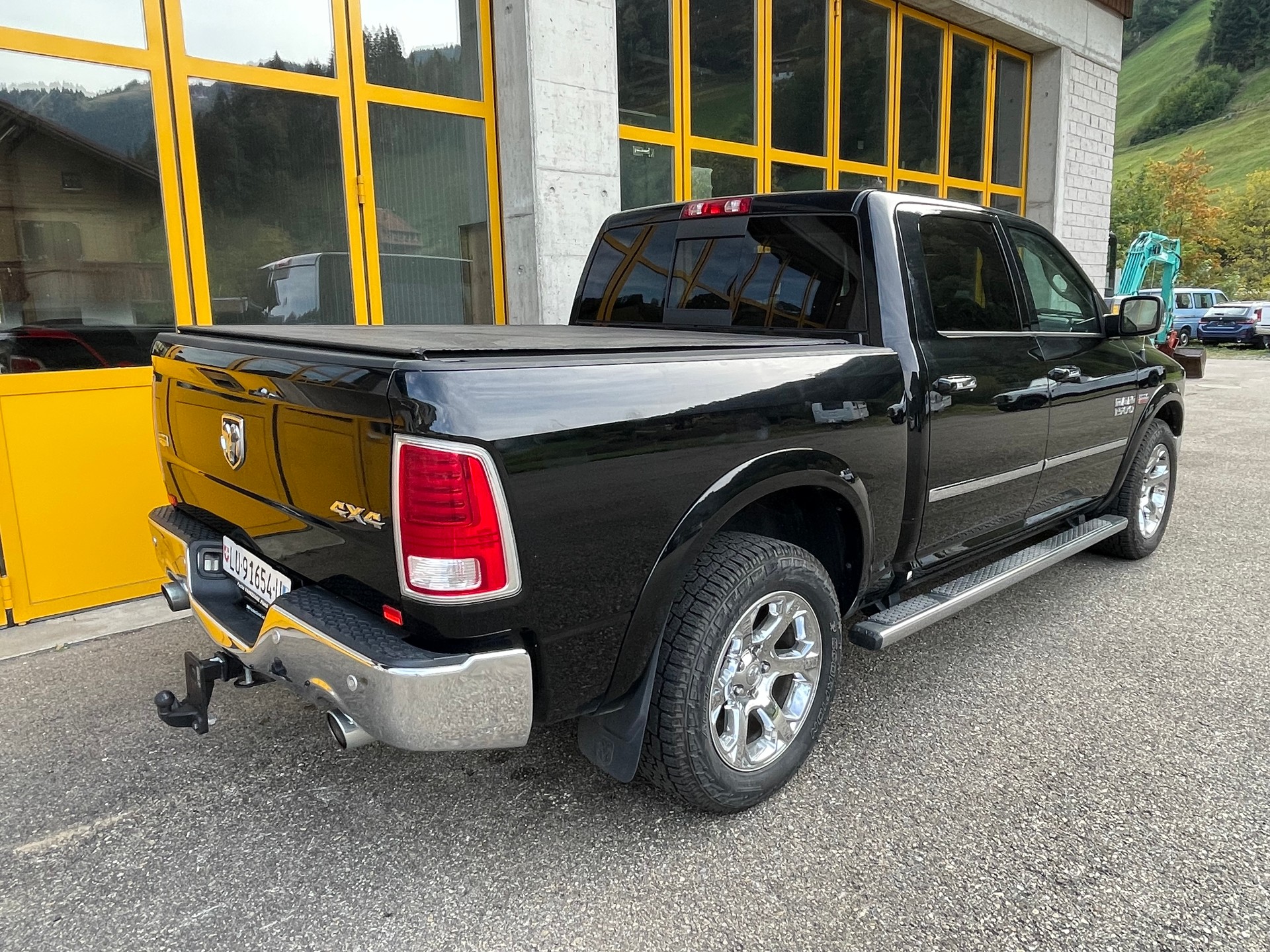 DODGE 1500 5.7 V8 Hemi Laramie 4x4-image-6