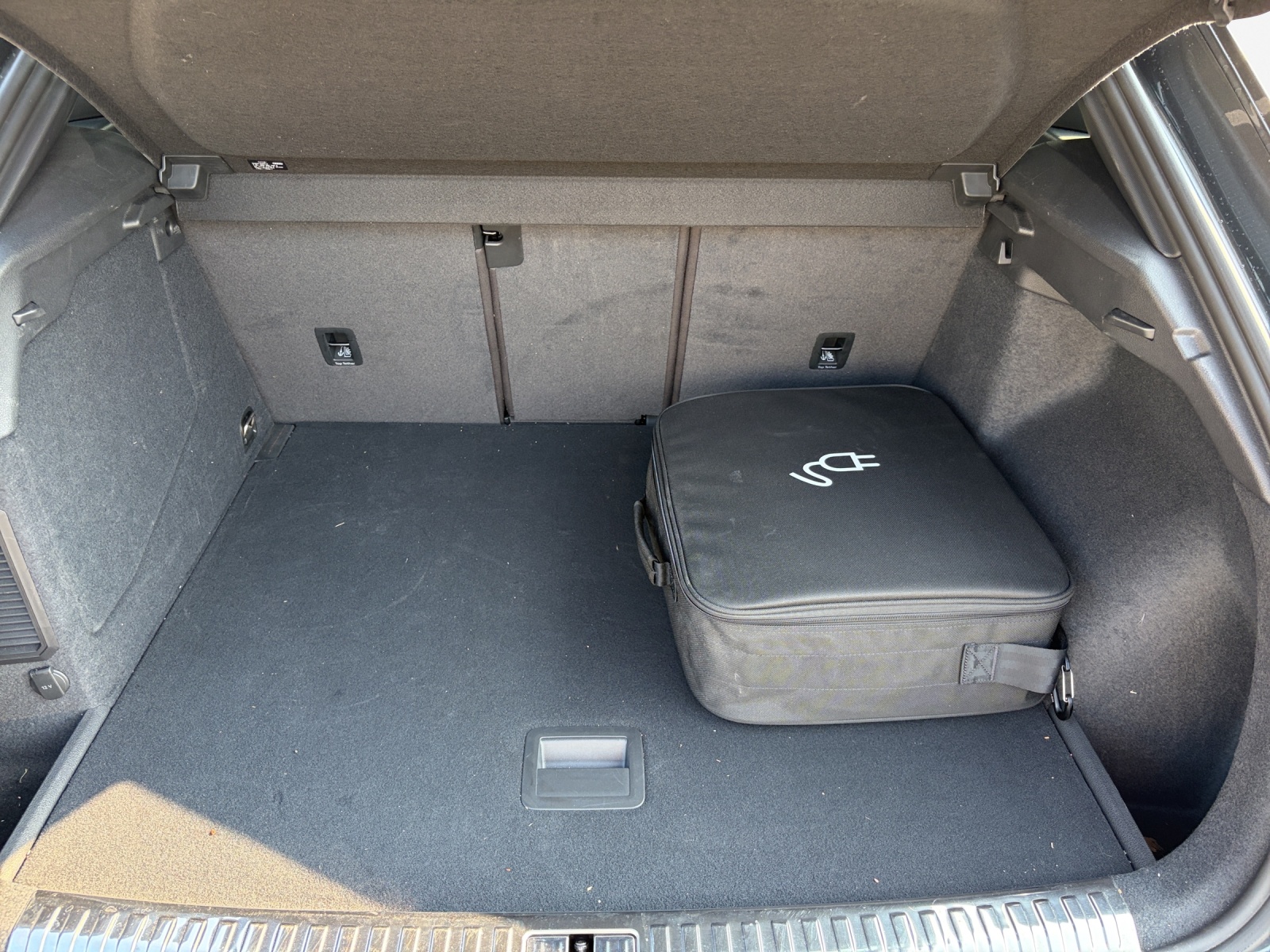AUDI Q3 45 TFSI e S line S-tronic-image-12