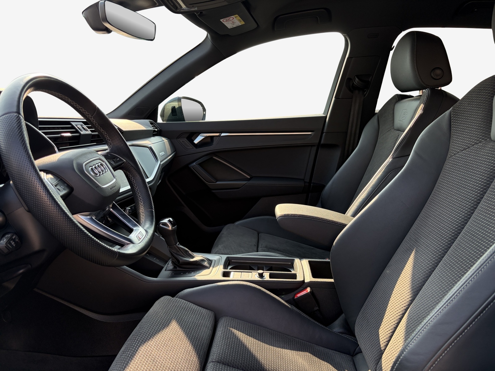 AUDI Q3 45 TFSI e S line S-tronic-image-7