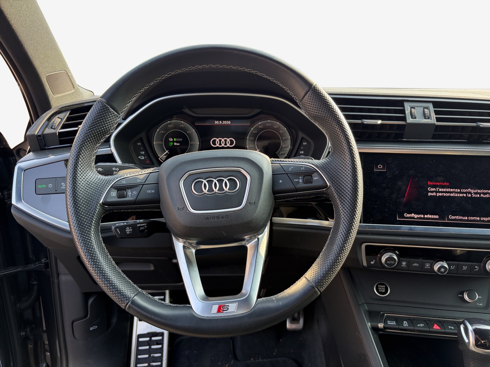 AUDI Q3 45 TFSI e S line S-tronic-image-9