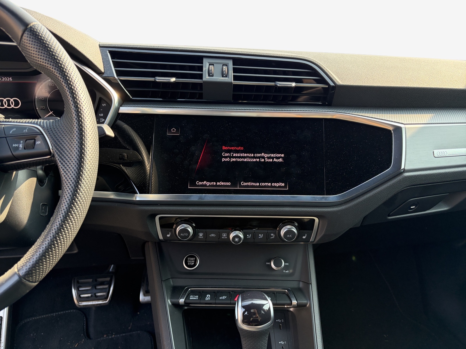 AUDI Q3 45 TFSI e S line S-tronic-image-10