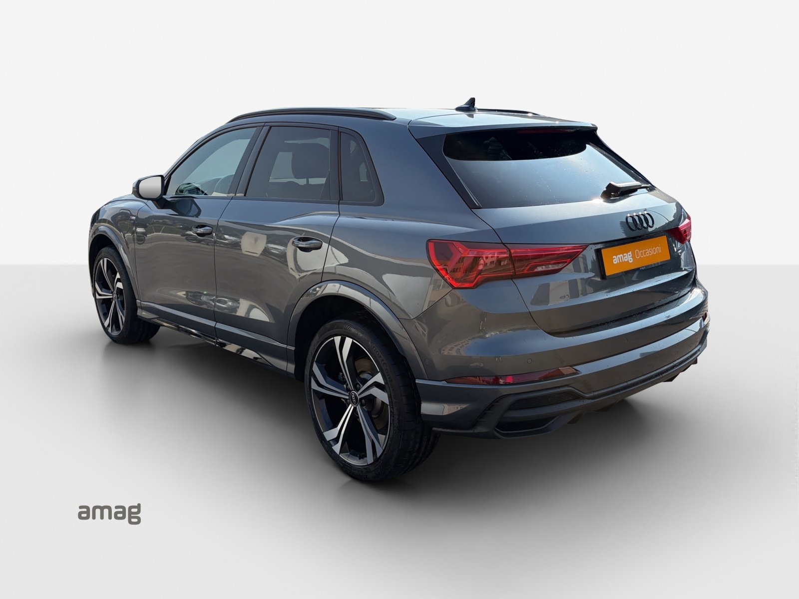 AUDI Q3 45 TFSI e S line S-tronic-image-2