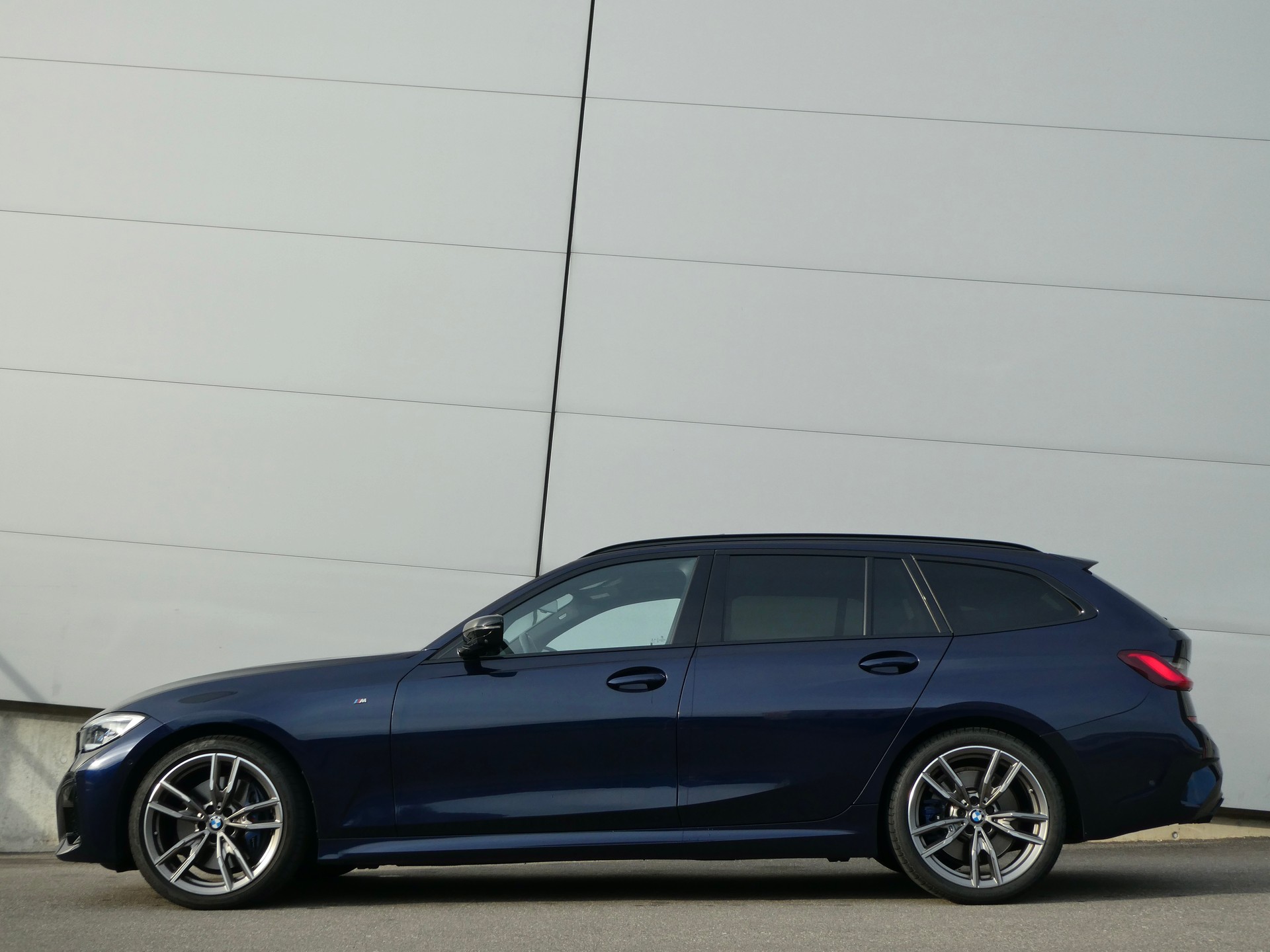 BMW M340i xDriveTouring Steptronic M Sport-image-3