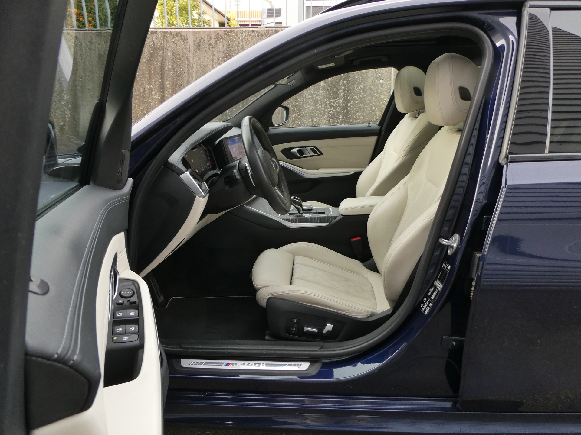 BMW M340i xDriveTouring Steptronic M Sport-image-9