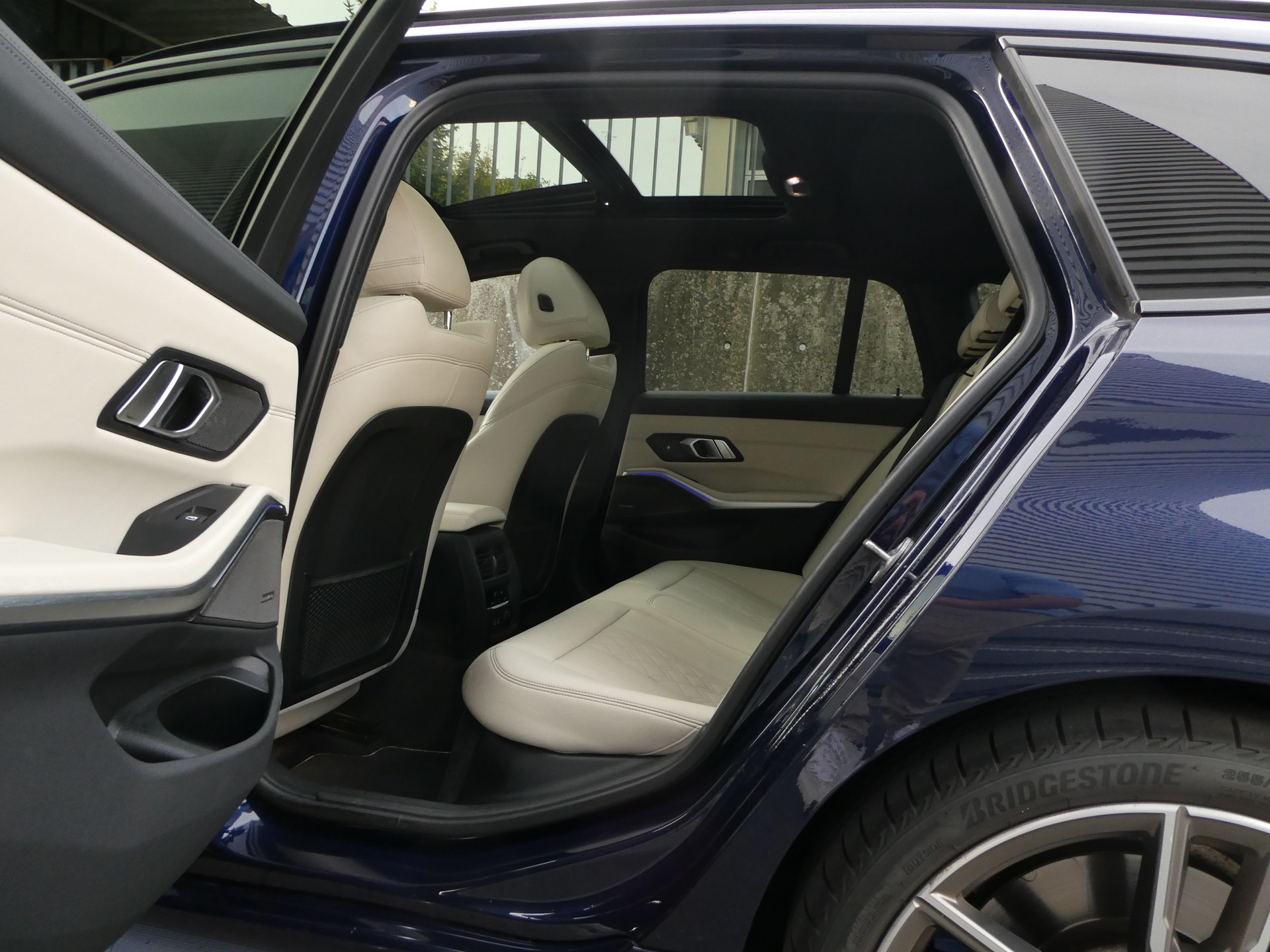 BMW M340i xDriveTouring Steptronic M Sport-image-10