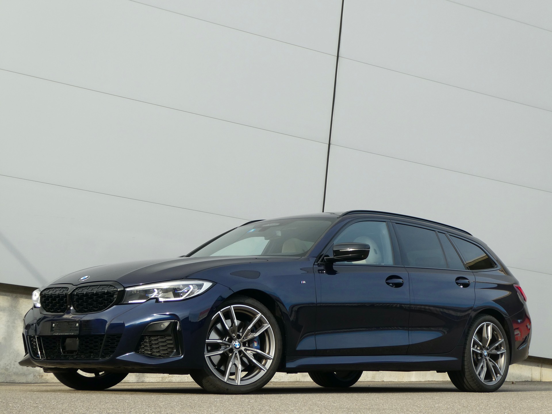 BMW M340i xDriveTouring Steptronic M Sport-image-2