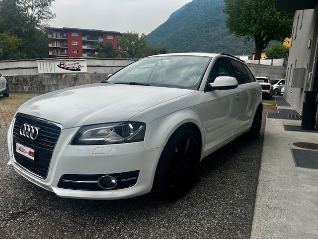 AUDI A3 Sportback 1.4 TFSI Ambition-image-1