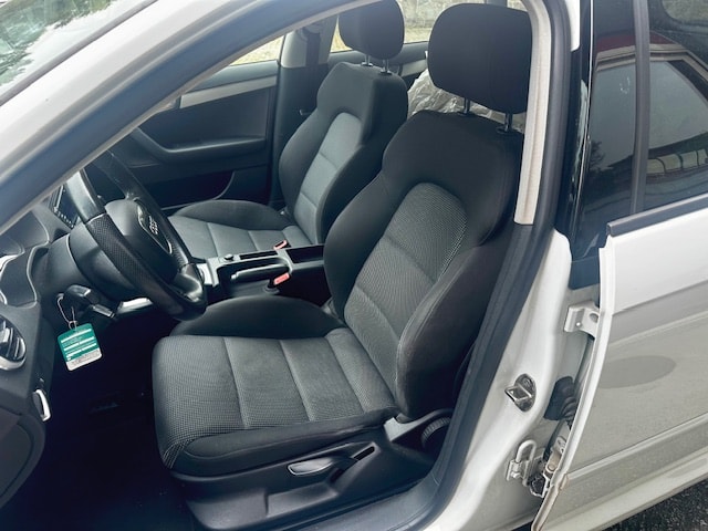 AUDI A3 Sportback 1.4 TFSI Ambition-image-6