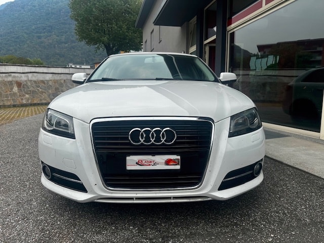 AUDI A3 Sportback 1.4 TFSI Ambition-image-2