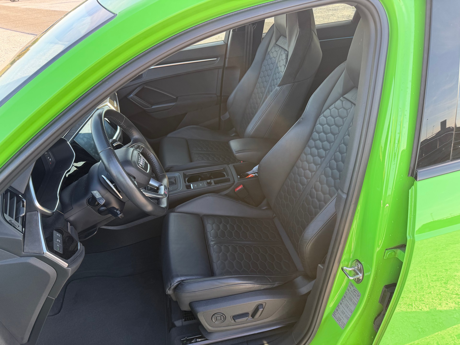 AUDI RS Q3 2.5 TFSI quattro S tronic-image-10
