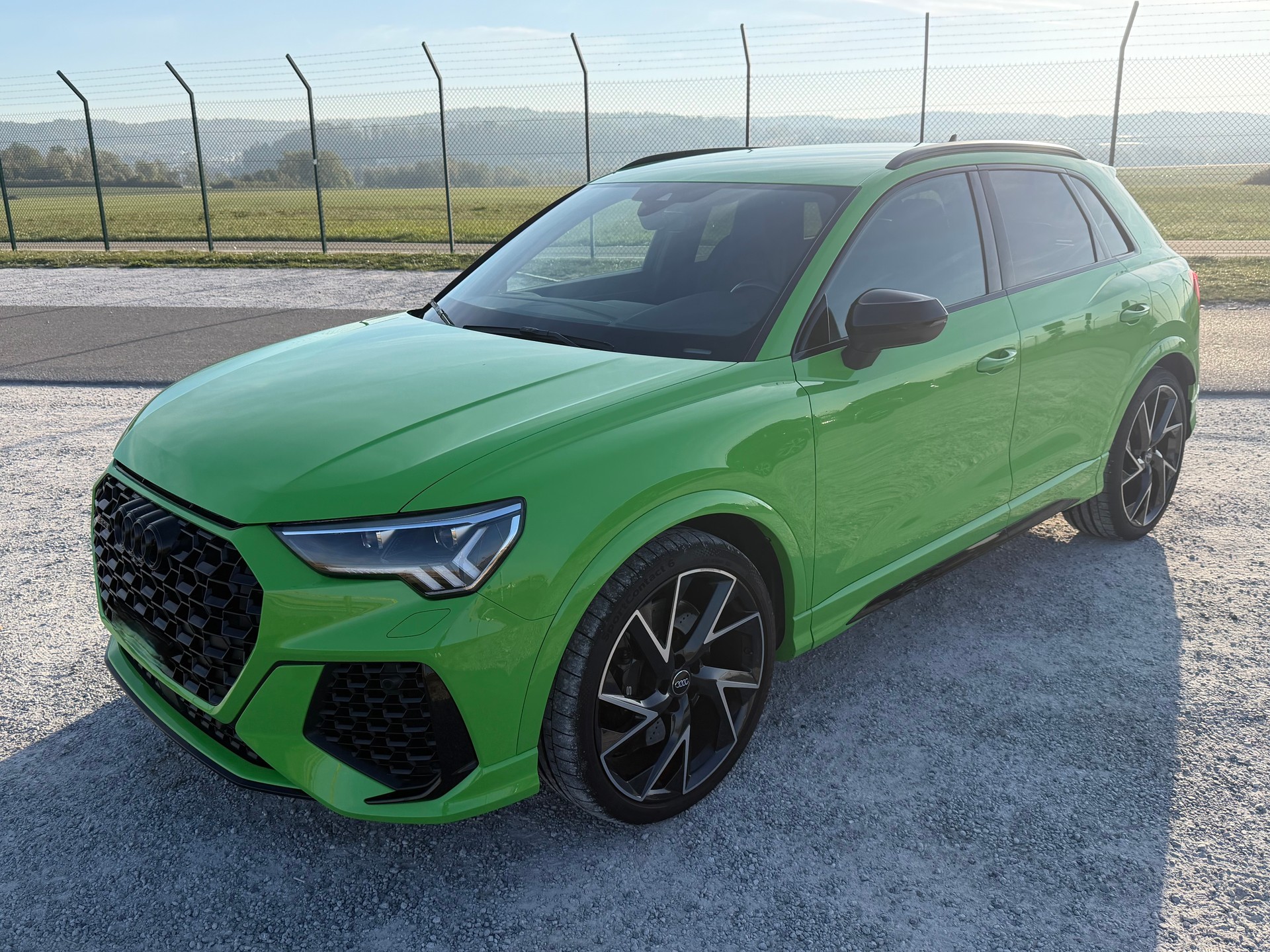 AUDI RS Q3 2.5 TFSI quattro S tronic-image-1