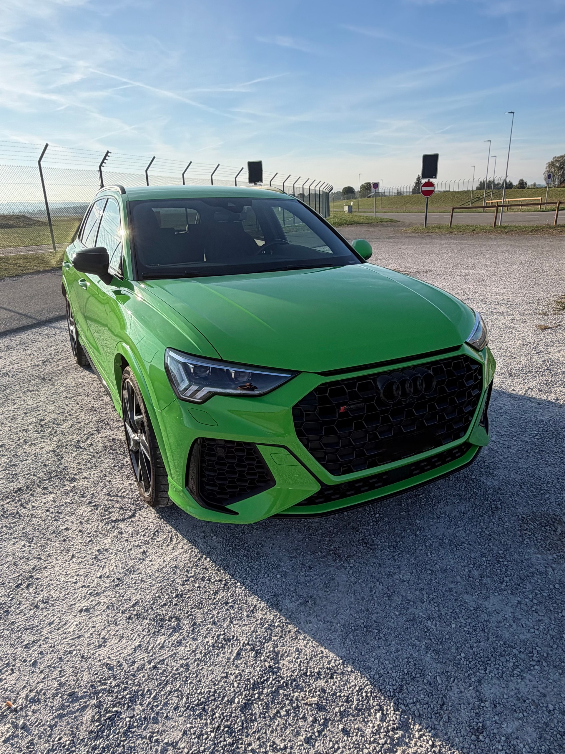 AUDI RS Q3 2.5 TFSI quattro S tronic-image-4