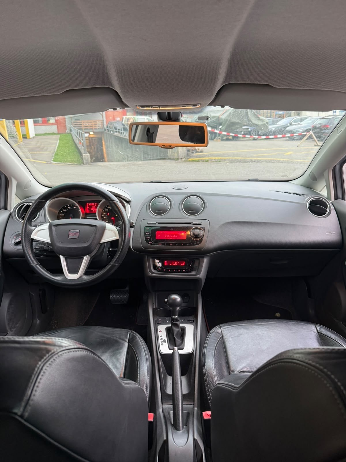 SEAT Ibiza 1.6 Style DSG-image-9