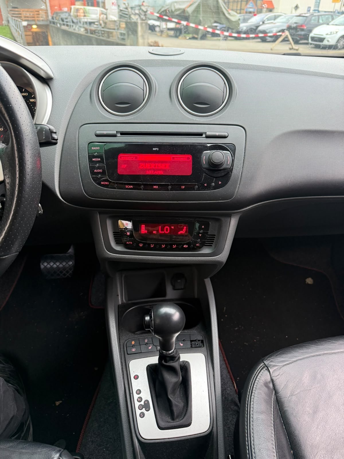 SEAT Ibiza 1.6 Style DSG-image-10