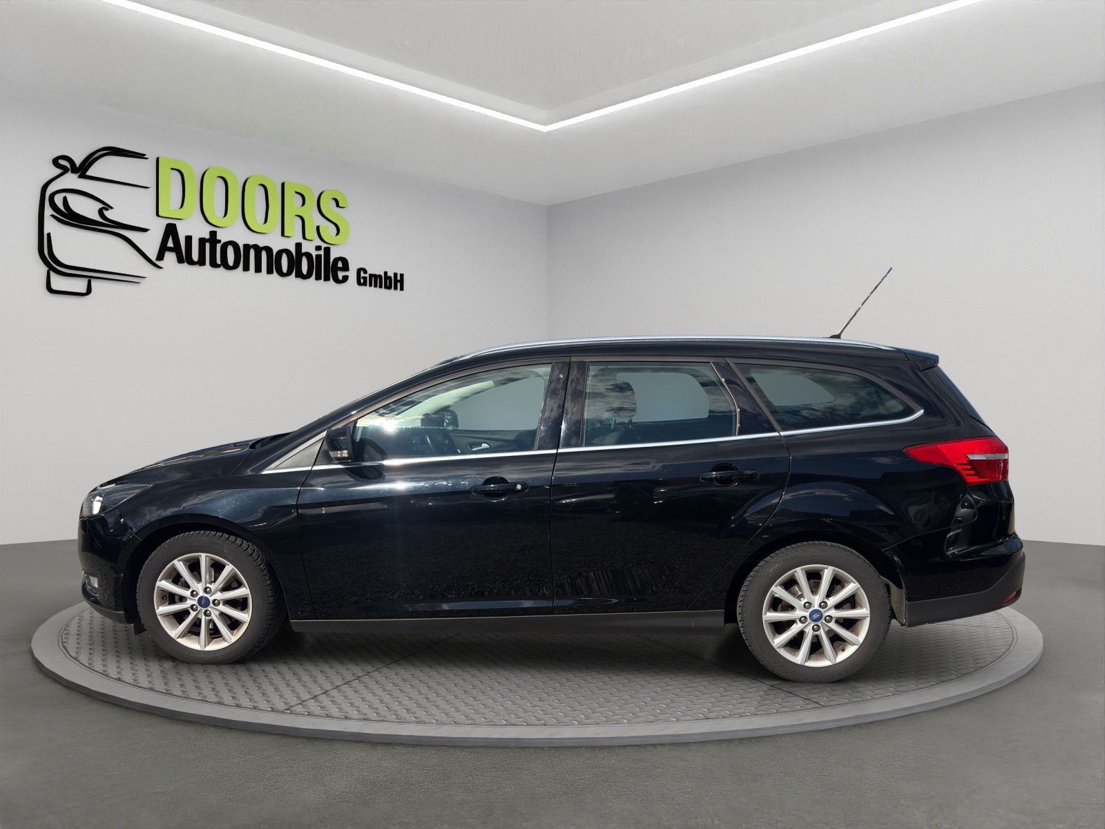 FORD Focus 1.0 SCTi Black Edition-image-7