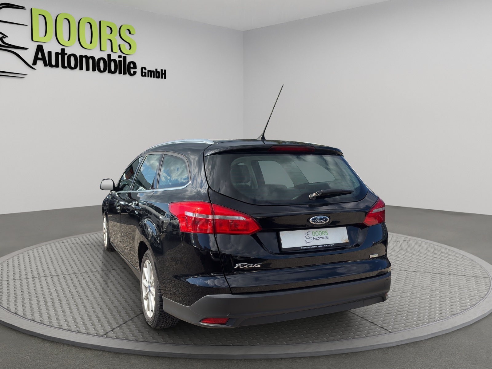 FORD Focus 1.0 SCTi Black Edition-image-6