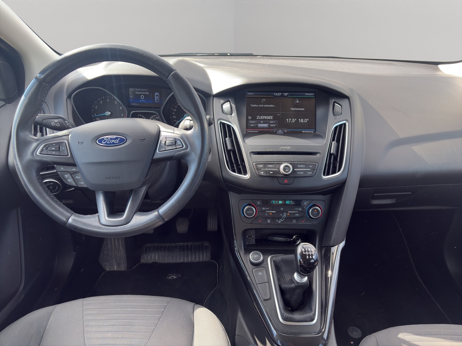 FORD Focus 1.0 SCTi Black Edition-image-11