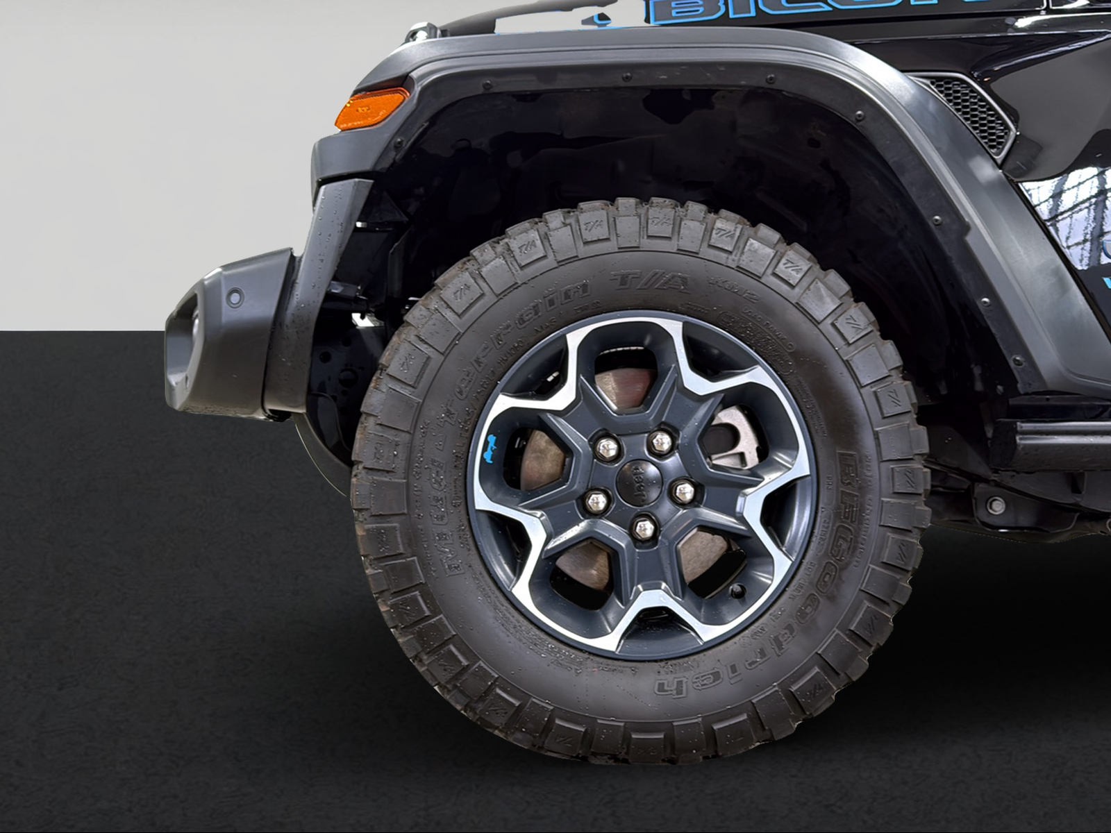 JEEP Wrangler 2.0 PHEV Unlimited Rubicon Automatic Soft Top-showroom-element-2
