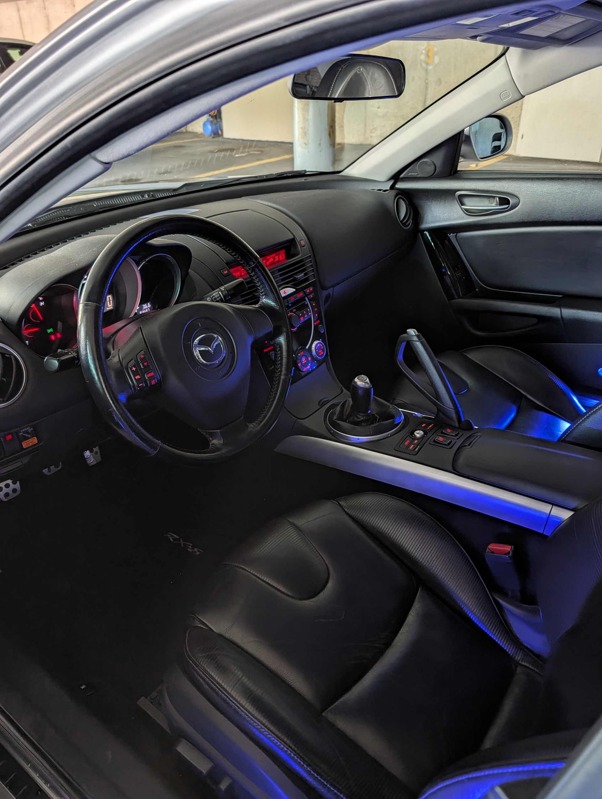 MAZDA 2.6 Revolution 231-image-4