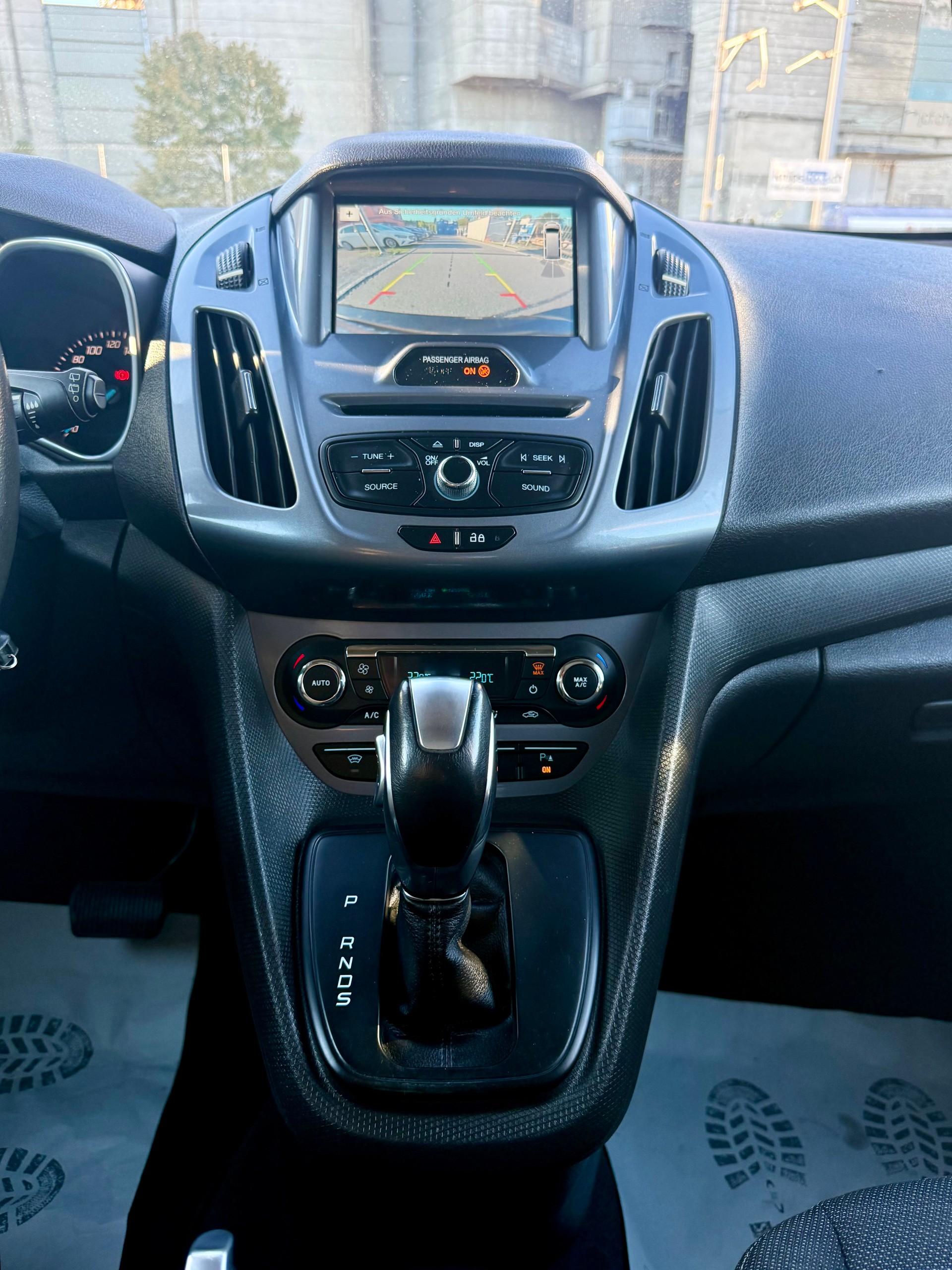 FORD Grand Tourneo Connect 1.5 TDCi Titanium Powershift-image-7