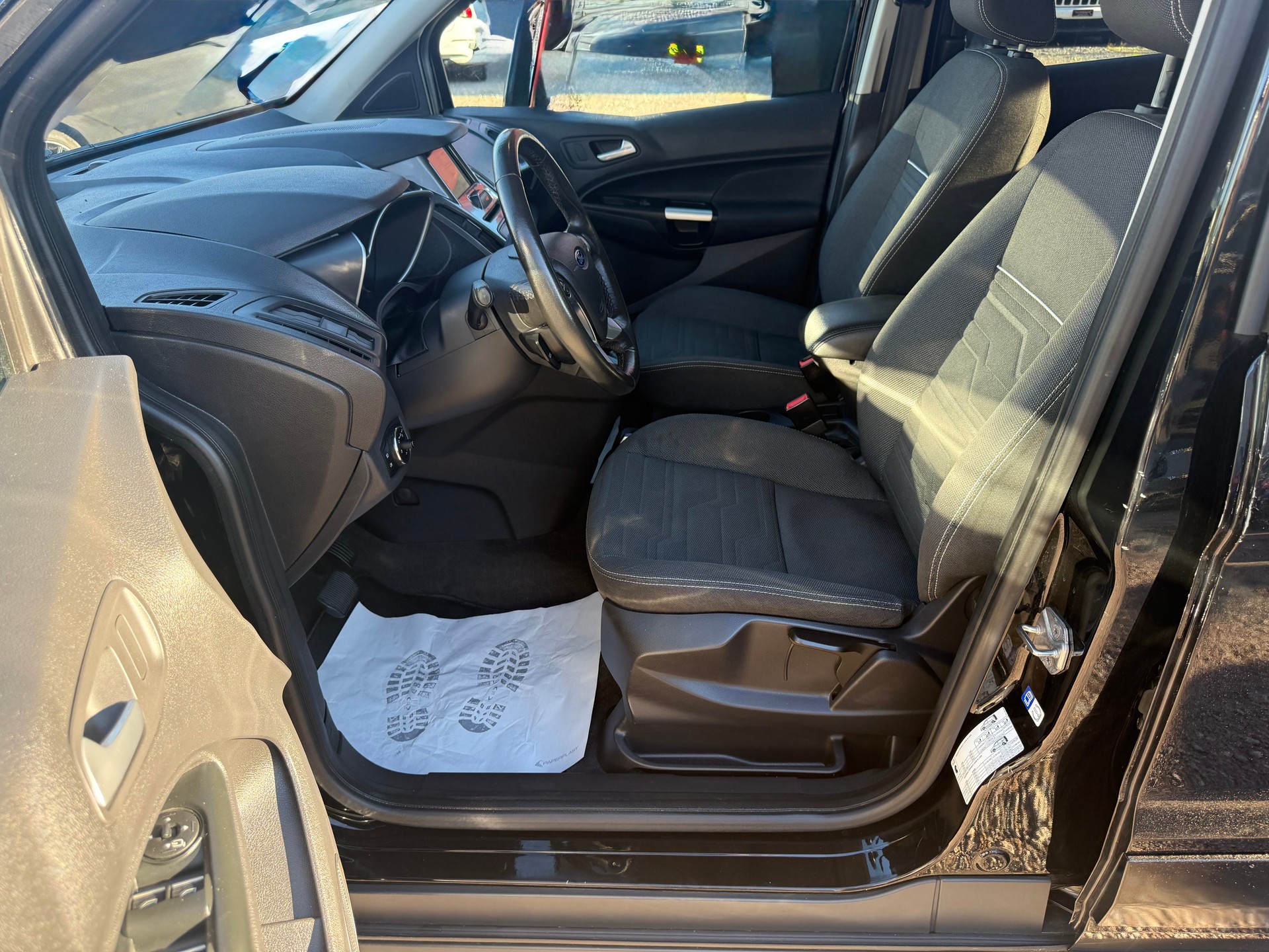 FORD Grand Tourneo Connect 1.5 TDCi Titanium Powershift-image-9