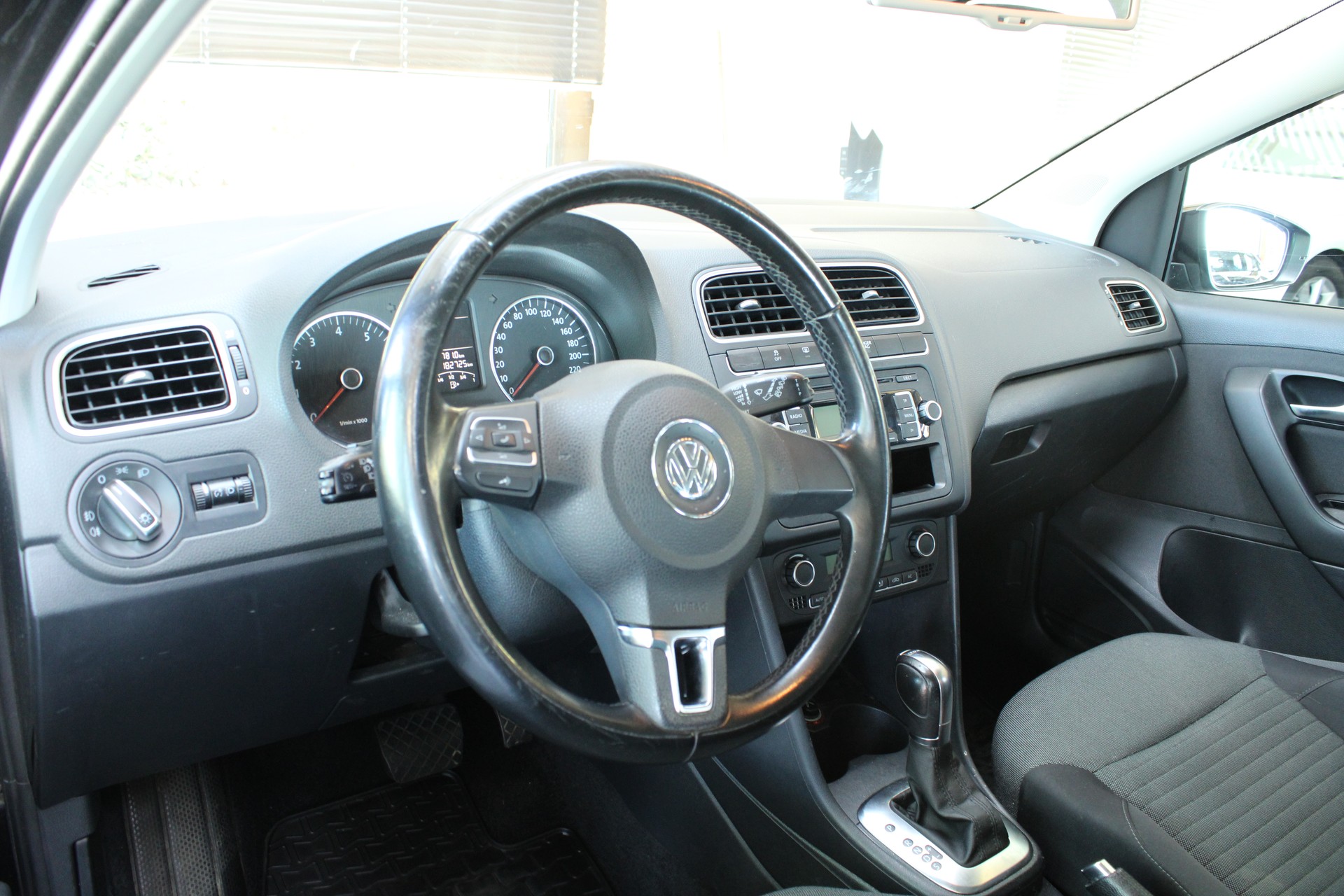 VW Polo 1.2 TSI Comfortline DSG-image-5