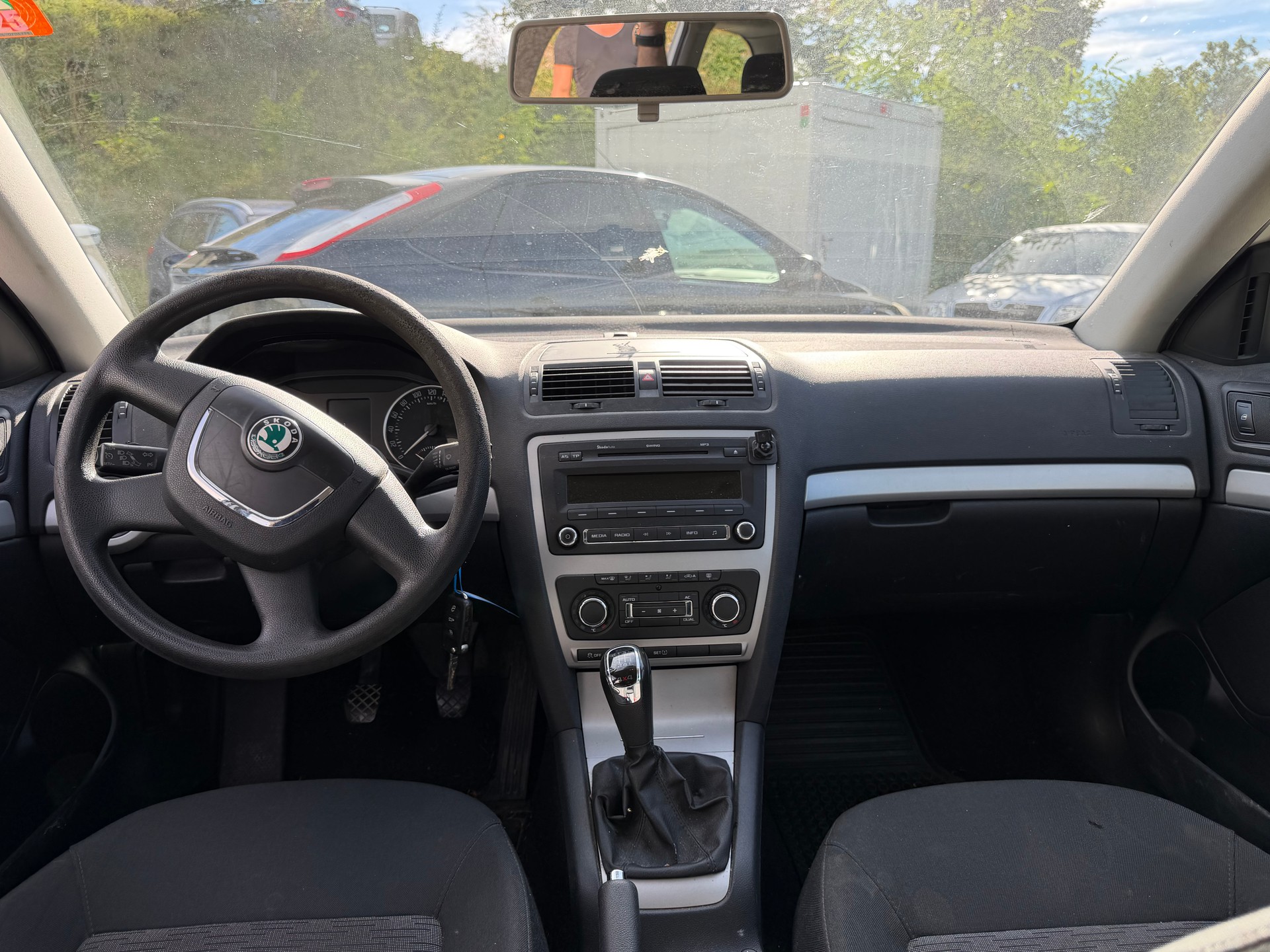 SKODA Octavia Combi 1.6 TDI Elegance 4x4-image-4