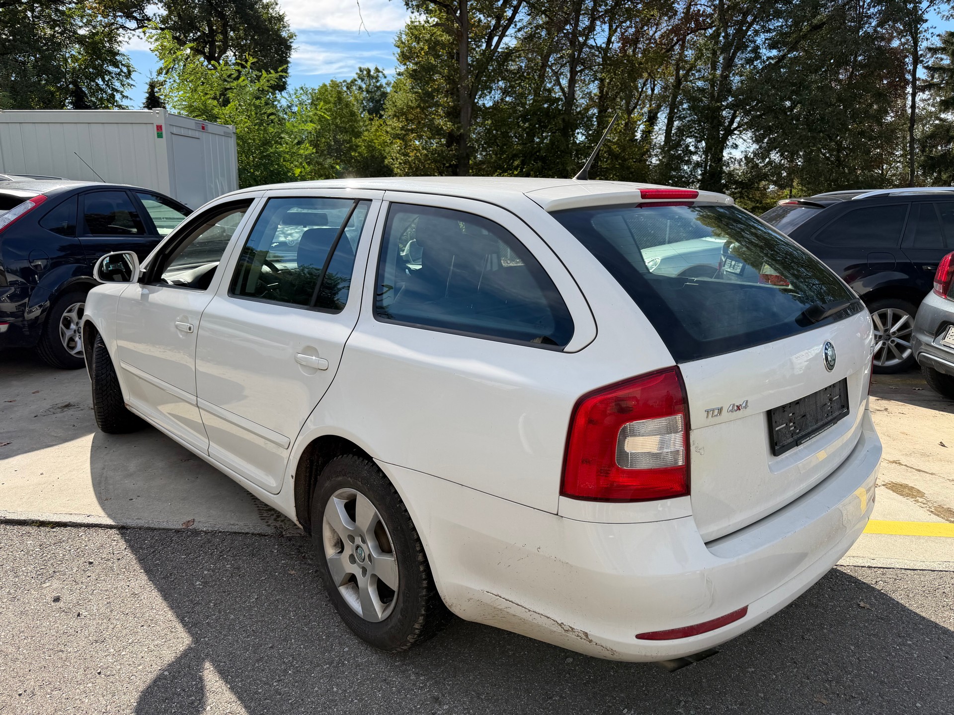 SKODA Octavia Combi 1.6 TDI Elegance 4x4-image-3
