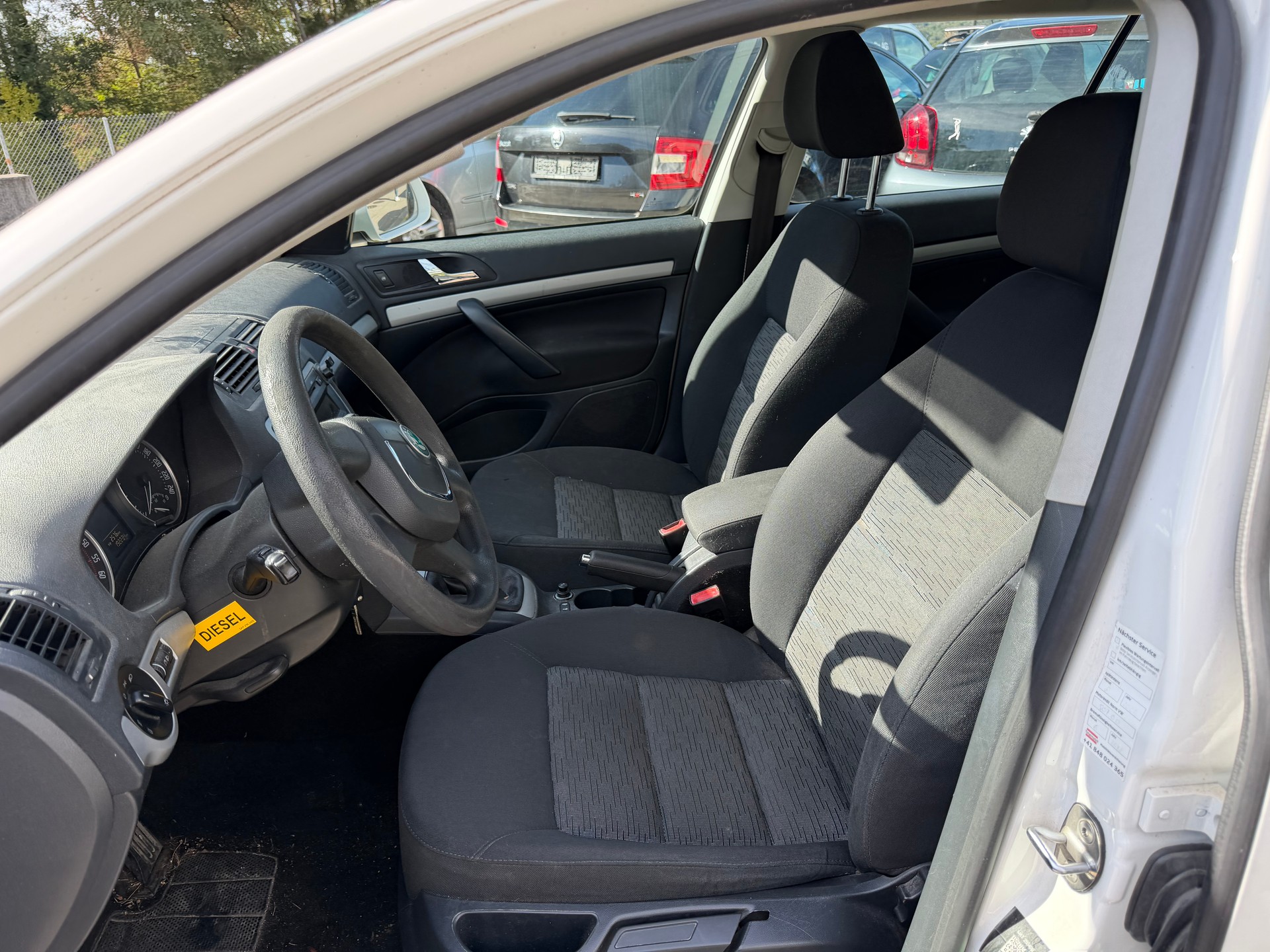 SKODA Octavia Combi 1.6 TDI Elegance 4x4-image-5