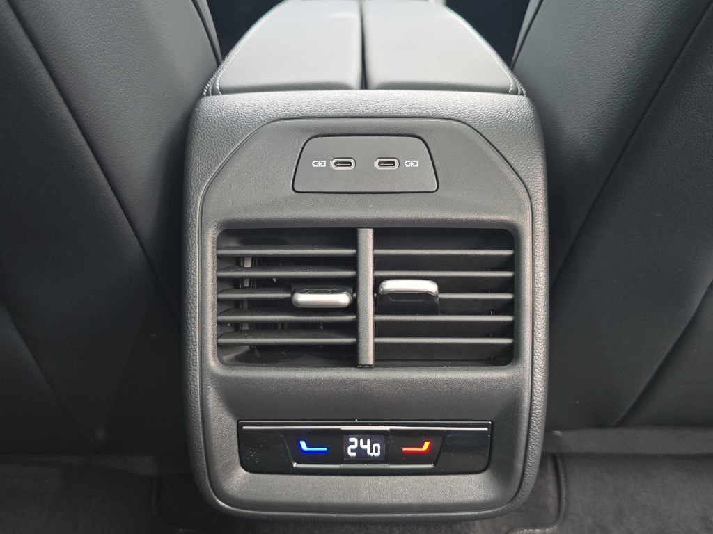 VW Passat Variant 2.0 TSI R-Line DSG 4motion-image-26