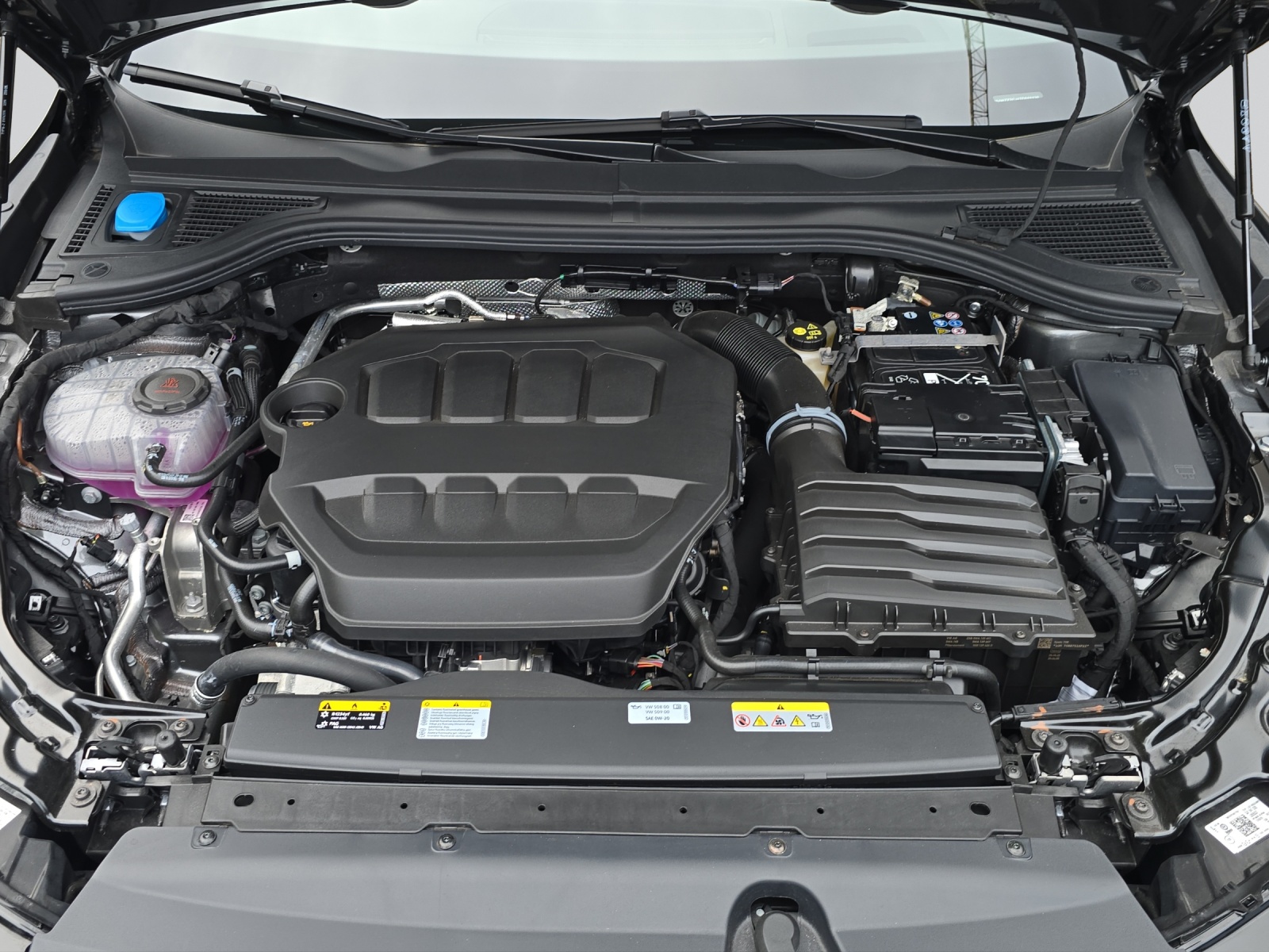 VW Passat Variant 2.0 TSI R-Line DSG 4motion-image-24