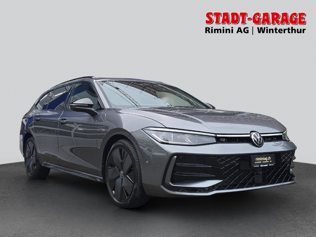 VW Passat Variant 2.0 TSI R-Line DSG 4motion-image-0