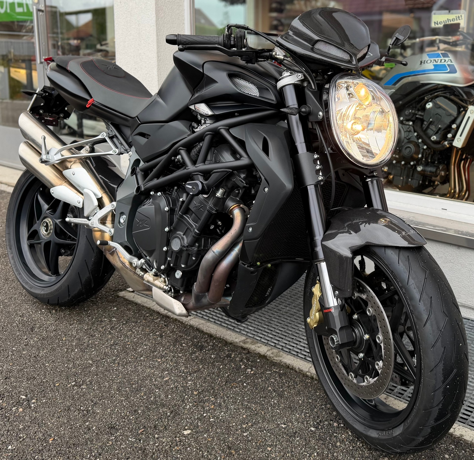 MV AGUSTA B4 Brutale 920-image-10