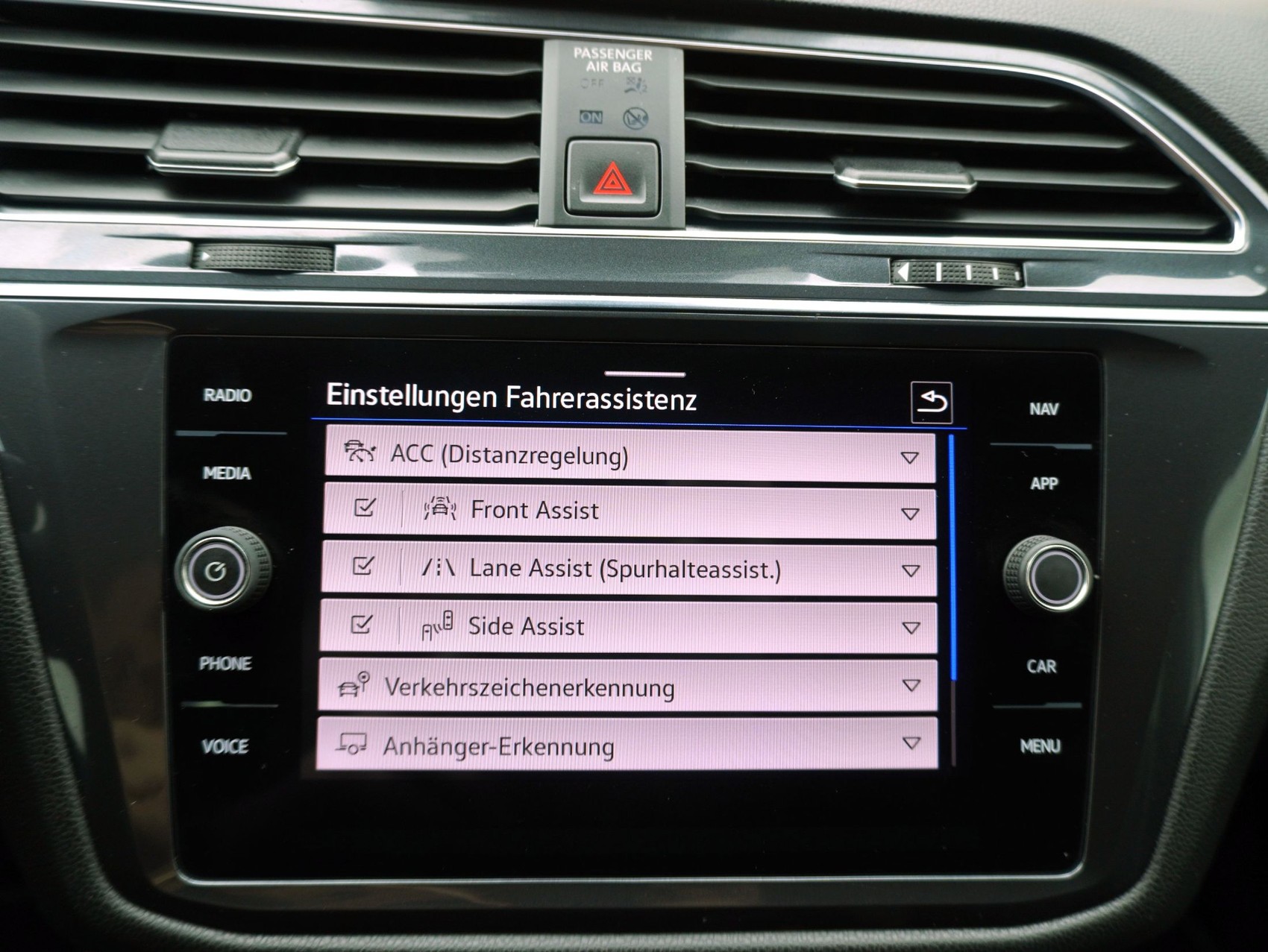 VW Tiguan Allspace 2.0 TDI DSG R-Line Black Style 4Motion-image-25