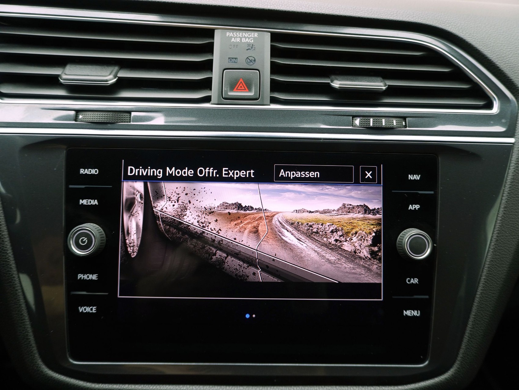 VW Tiguan Allspace 2.0 TDI DSG R-Line Black Style 4Motion-image-23