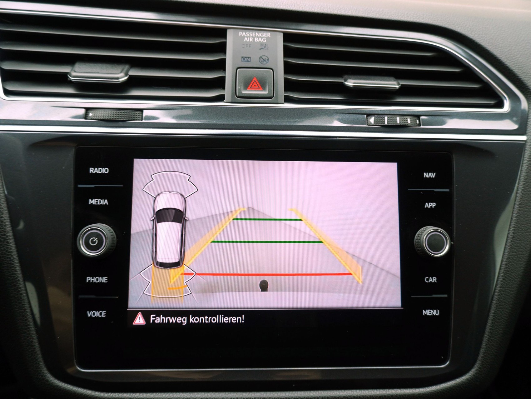 VW Tiguan Allspace 2.0 TDI DSG R-Line Black Style 4Motion-image-21