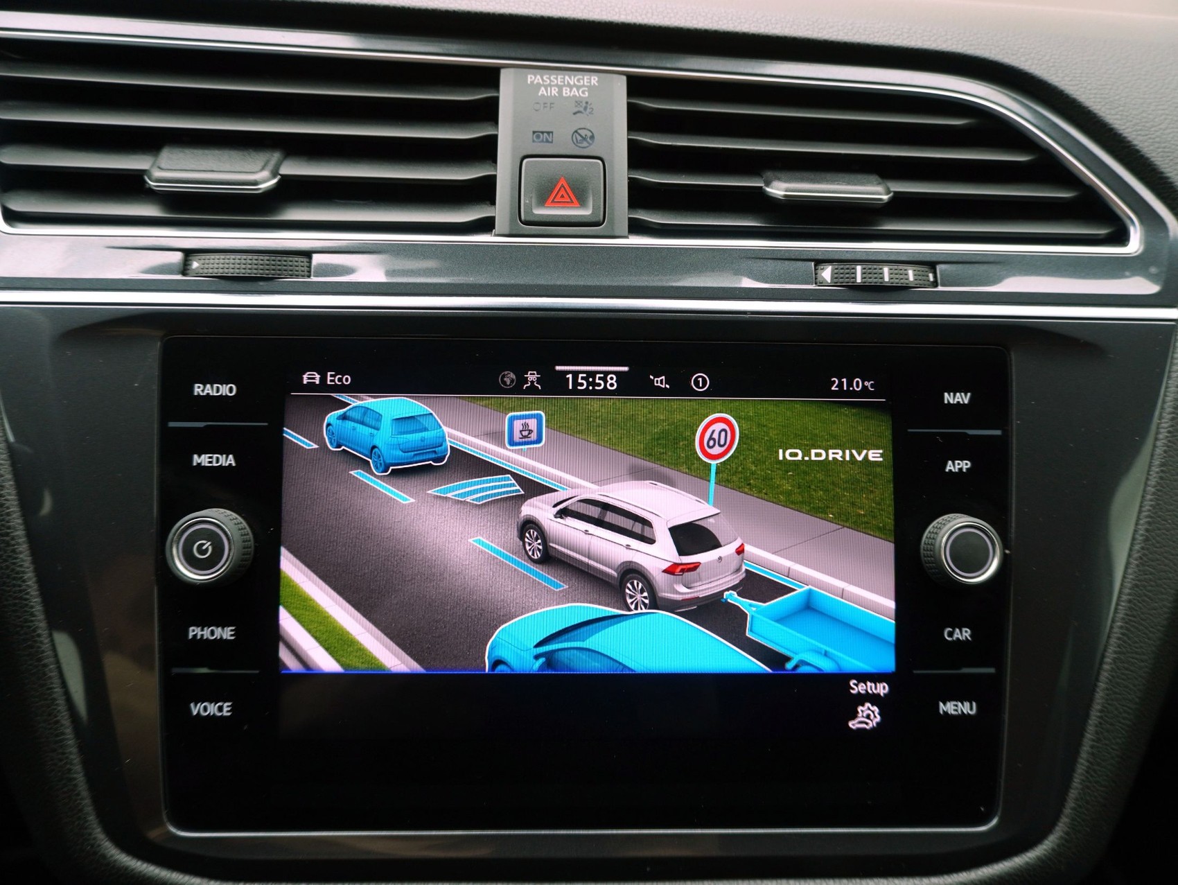 VW Tiguan Allspace 2.0 TDI DSG R-Line Black Style 4Motion-image-24