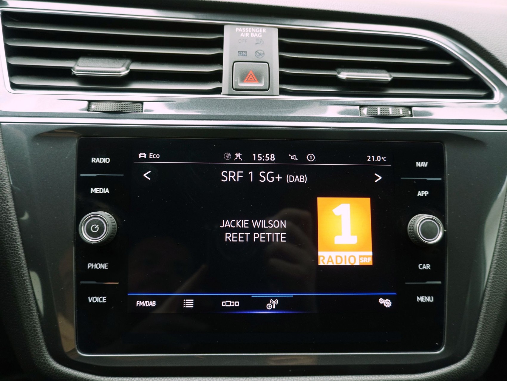 VW Tiguan Allspace 2.0 TDI DSG R-Line Black Style 4Motion-image-22