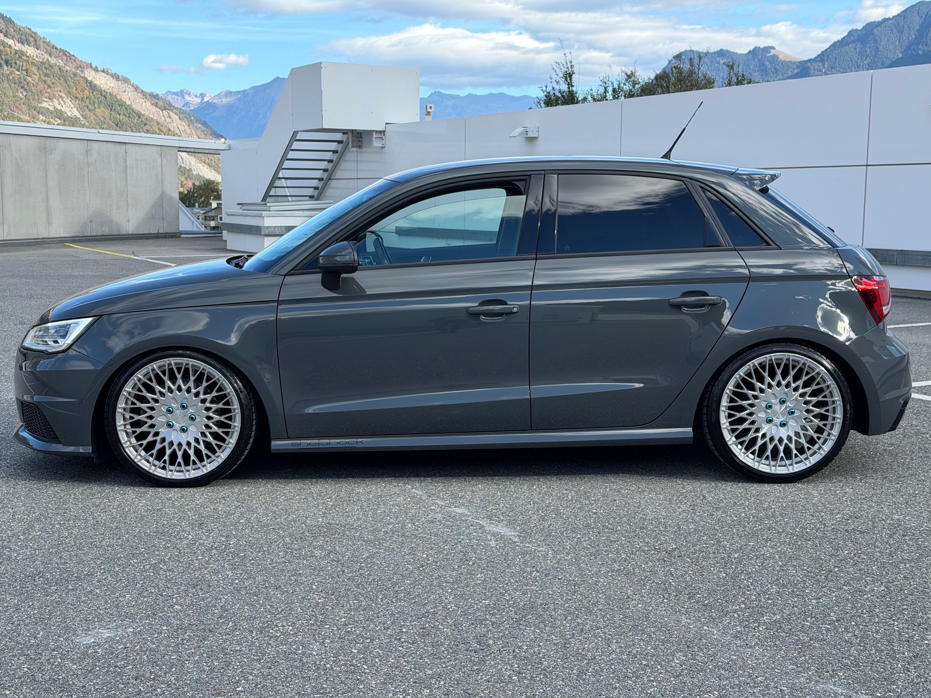 AUDI A1 Sportback Sport 1.4 TFSI Ambition S-tronic 192PS NARDO-GREY-showroom-element-2