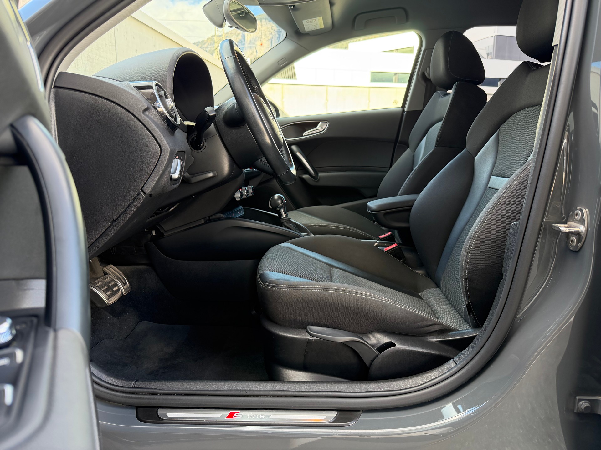 AUDI A1 Sportback Sport 1.4 TFSI Ambition S-tronic 192PS NARDO-GREY-image-18