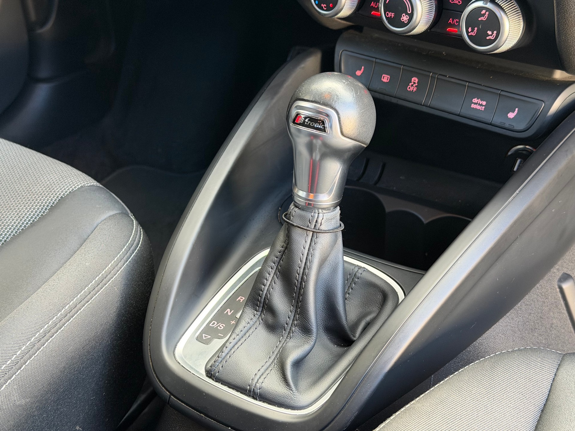 AUDI A1 Sportback Sport 1.4 TFSI Ambition S-tronic 192PS NARDO-GREY-image-25