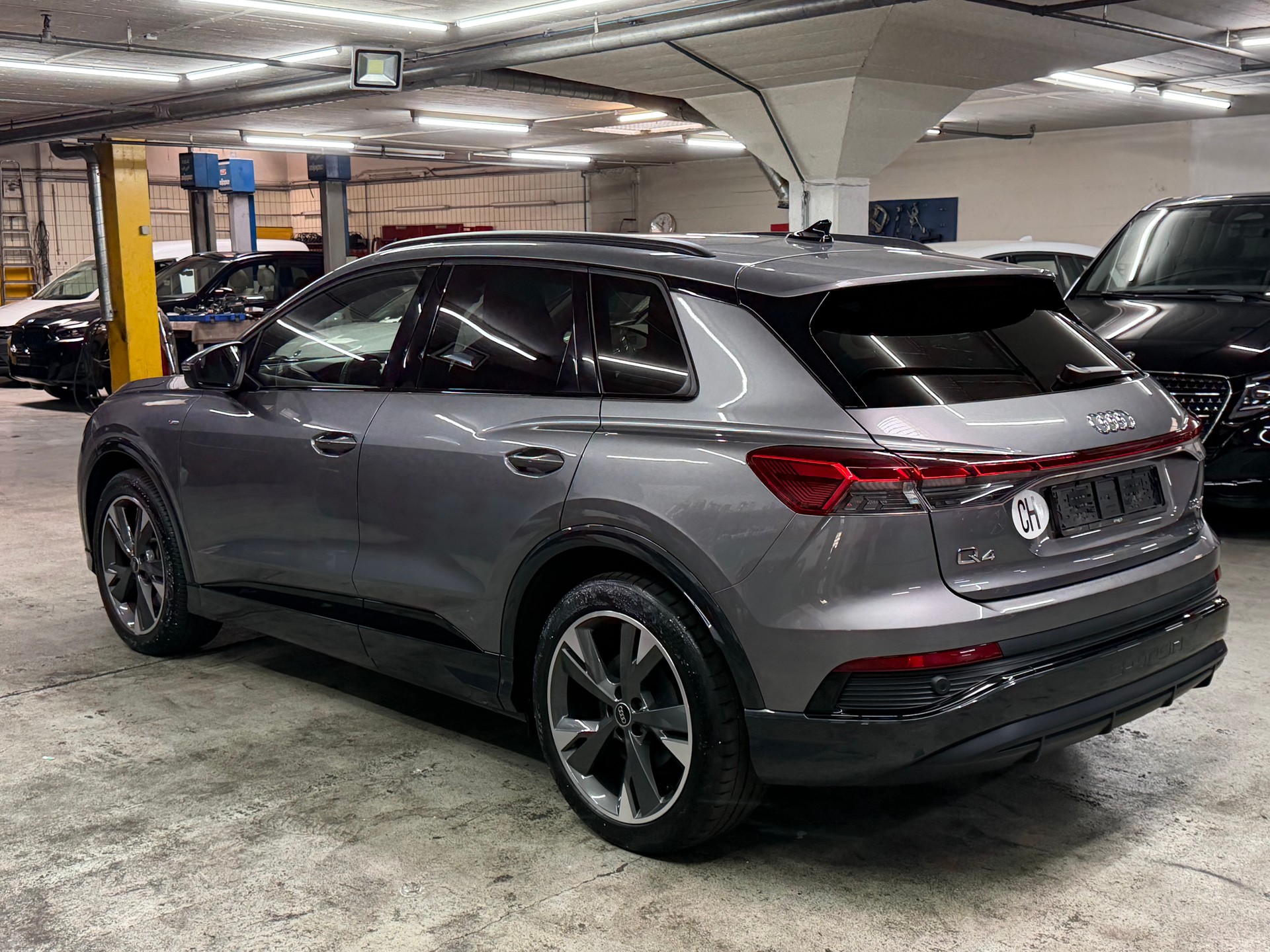 AUDI Q4 e-tron 50 quattro-image-2