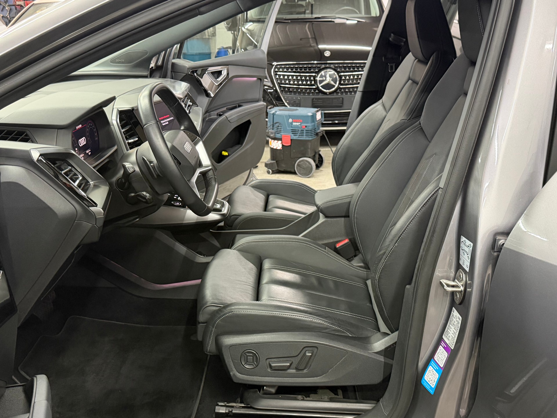 AUDI Q4 e-tron 50 quattro-image-11
