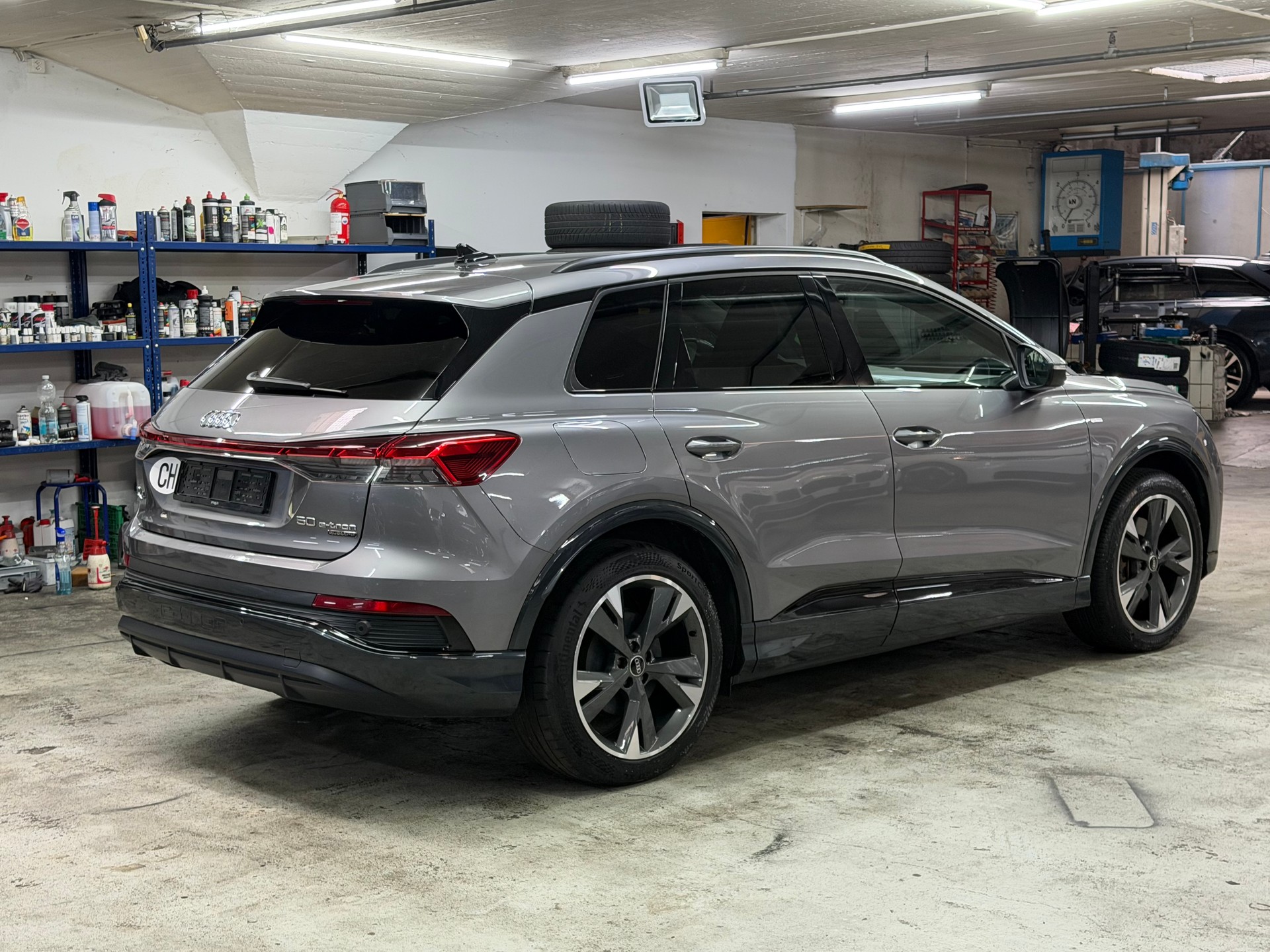 AUDI Q4 e-tron 50 quattro-image-6