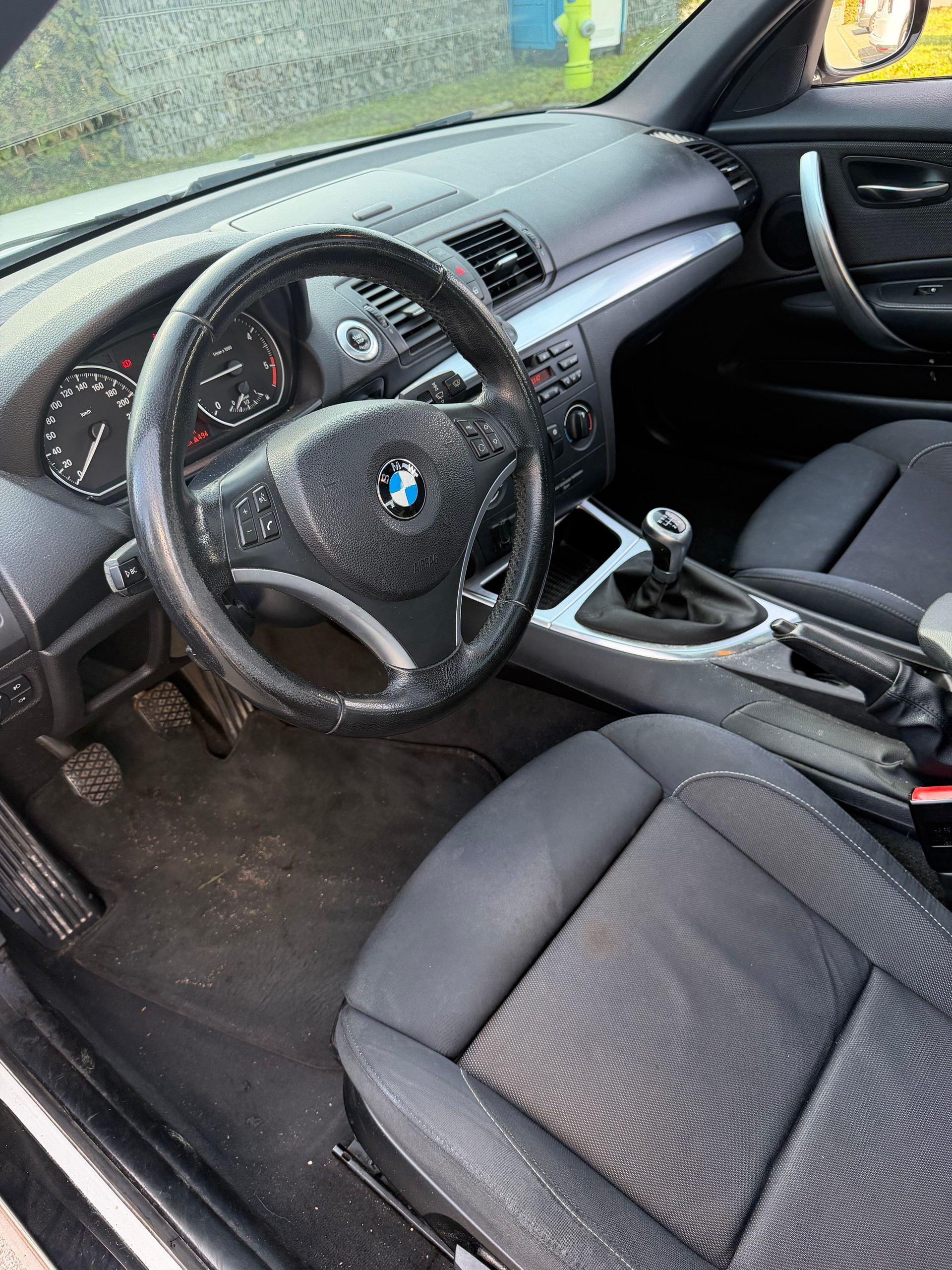BMW 120d Dynamic Edition-image-7