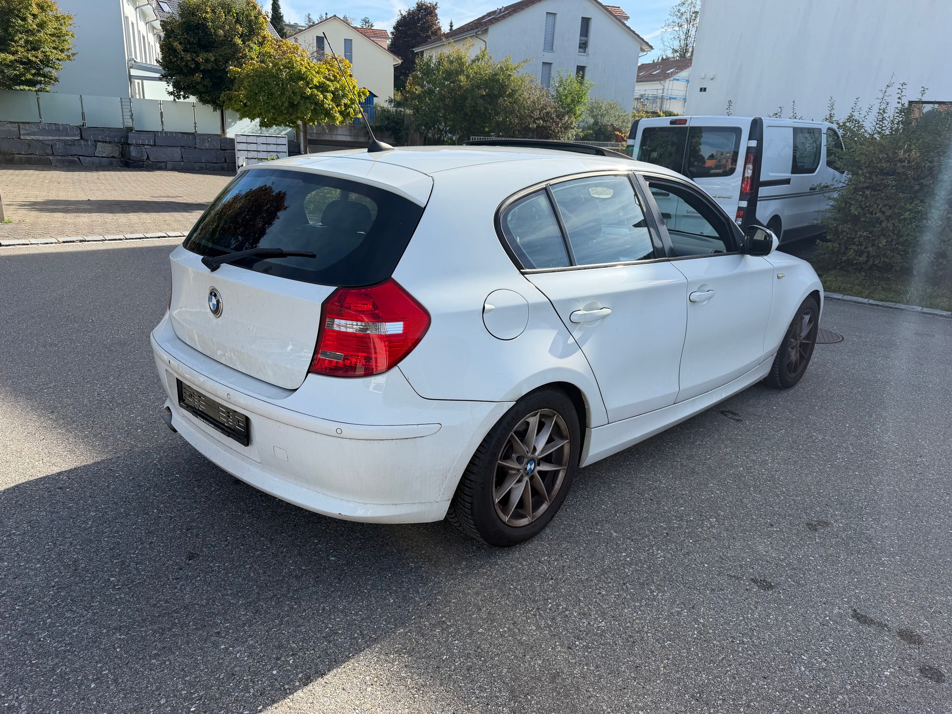BMW 120d Dynamic Edition-image-1